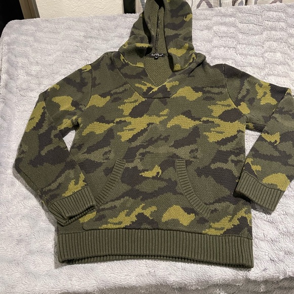 Velvet Heart Tops - Velvet Heart Camouflage Hoodie - Green and Brown